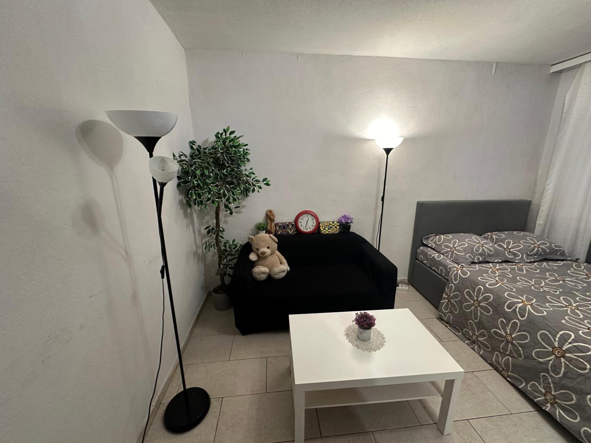 Schoenes Zimmer In Bahnhofsnaehe In Einer Wohnung Mit Grosser Terrasse Gießen Buitenkant foto