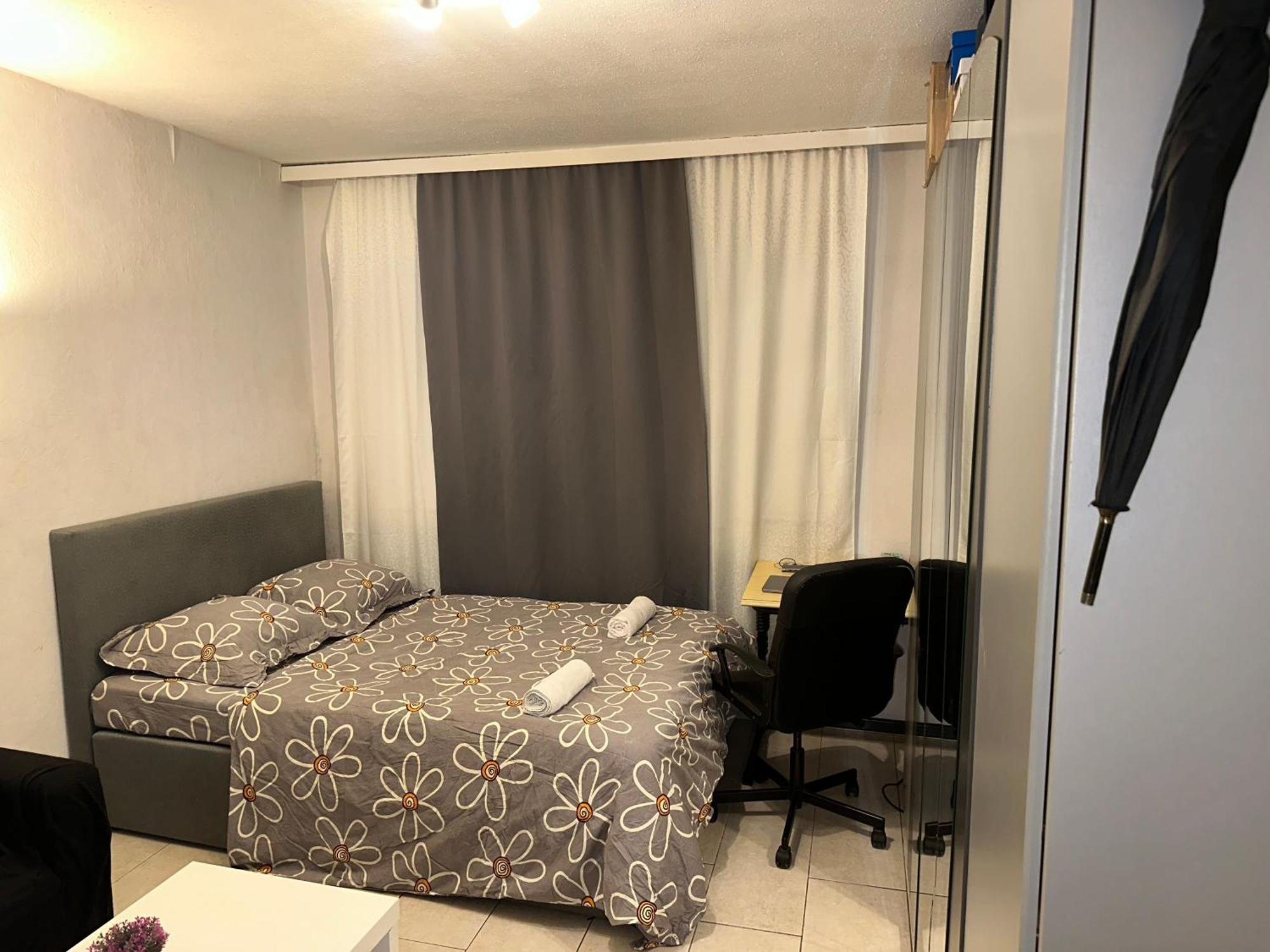 Schoenes Zimmer In Bahnhofsnaehe In Einer Wohnung Mit Grosser Terrasse Gießen Buitenkant foto